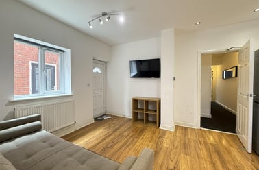 Middle Street, Beeston - Image 2